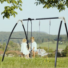 AXI-Garden-Swings-with-a-Metal-Frame-for-Children-1