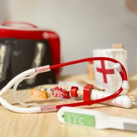 CLASSIC-WORLD-Wooden-Set-Little-Doctors-Suitcase-19-pcs-3