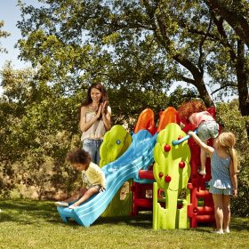FEBER-Playground-with-Slide-and-Wood-House-Table-1