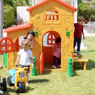 FEBER-Super-Villa-Garden-House-with-Table-and-Chairs-Large-2