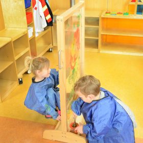 MASTERKIDZ-Double-Sided-Painting-Window-Easel-1