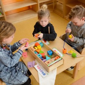 MASTERKIDZ-Large-Wooden-Montessori-Lace-Threader-1