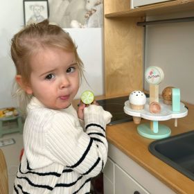 TOOKY-TOY-Wooden-Magnetic-Ice-Cream-on-Stand-2