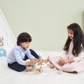 VIGA-PolarB-Wooden-cake-stand-with-cupcakes-cookies-and-coffee-set-of-15-1 cookies and coffee