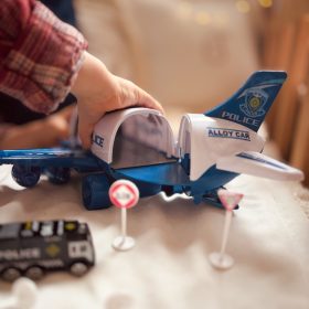 WOOPIE-Foldable-Police-Plane-Transporter-with-3-Police-Cars-XL-Set-Road-Signs-3