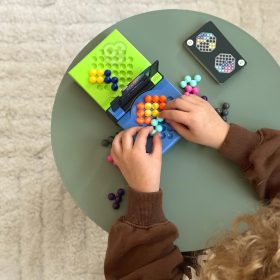 WOOPIE-IQ-Logic-Game-Strategic-Brain-Training-Head-to-Head-Timed-Pattern-Solving-3