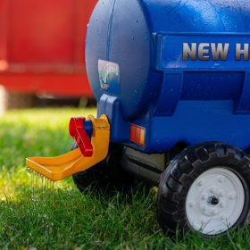 FALK-Tanker-Trailer-with-Tap-New-Holland-Blue-3-7-Years-3