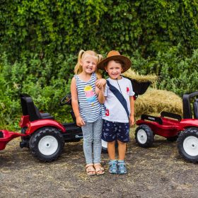 FALK-Valtra-S4-Pedal-Tractor-with-Bucket-and-Trailer-3-7-years-3